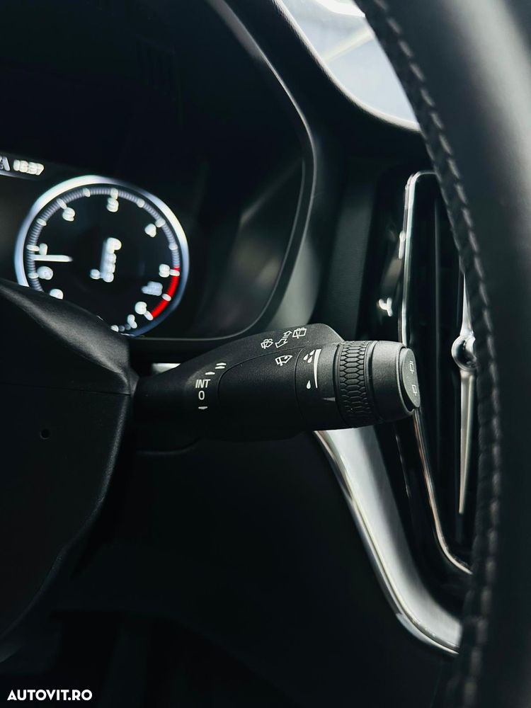 Volvo XC 60 D4 Geartronic Momentum Pro - 29