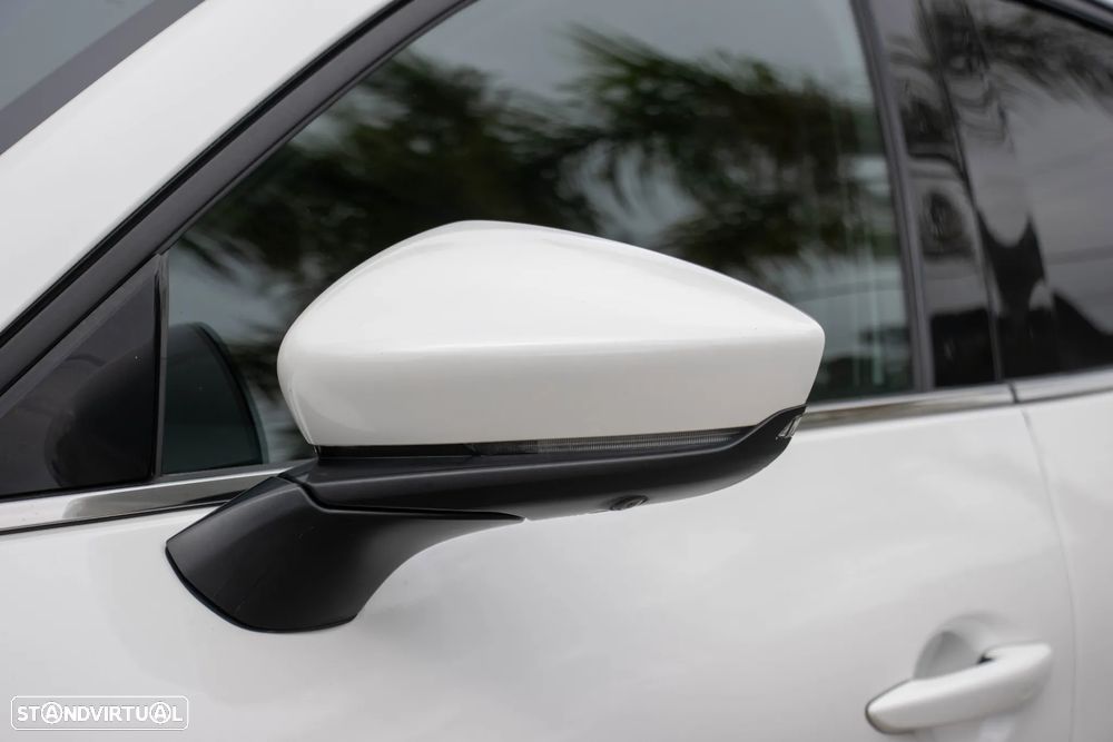 Mazda 3 Hatchback 2.0 Sky-X Excellence - 6