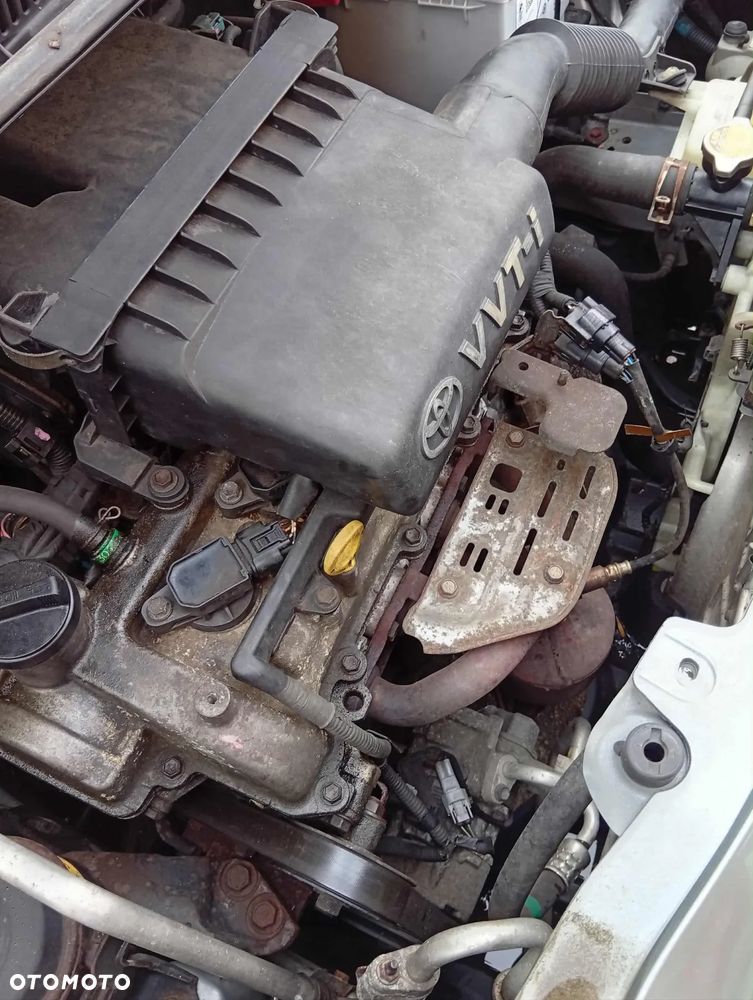 Toyota Yaris 1.3 Sol - 11