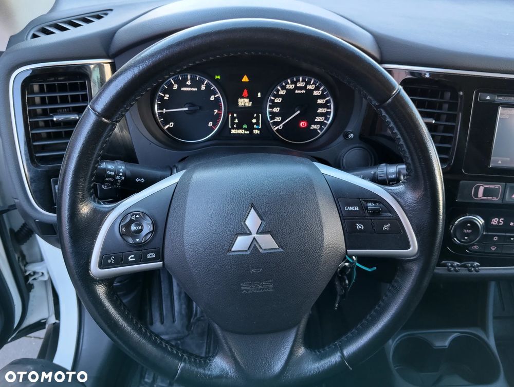 Mitsubishi Outlander - 6