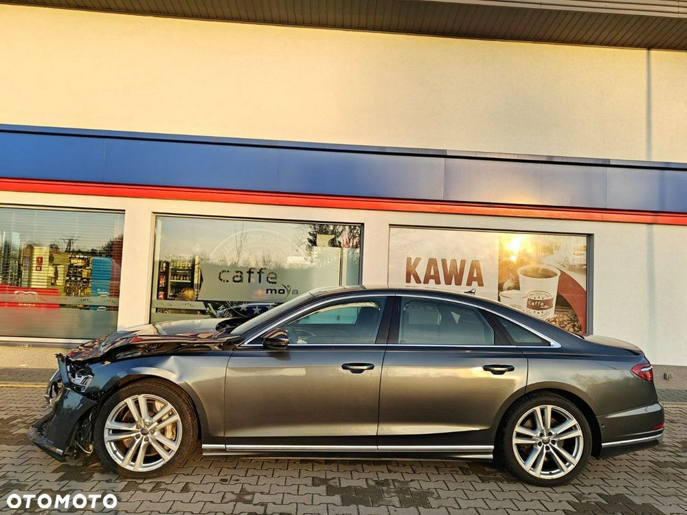 Audi A8 - 6