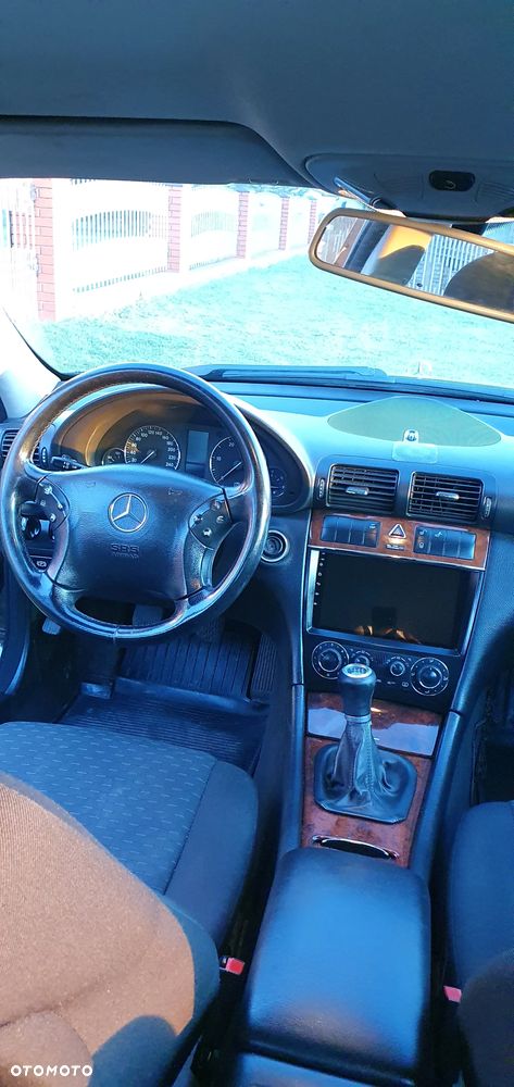 Mercedes-Benz Klasa C 270 CDI Elegance - 11