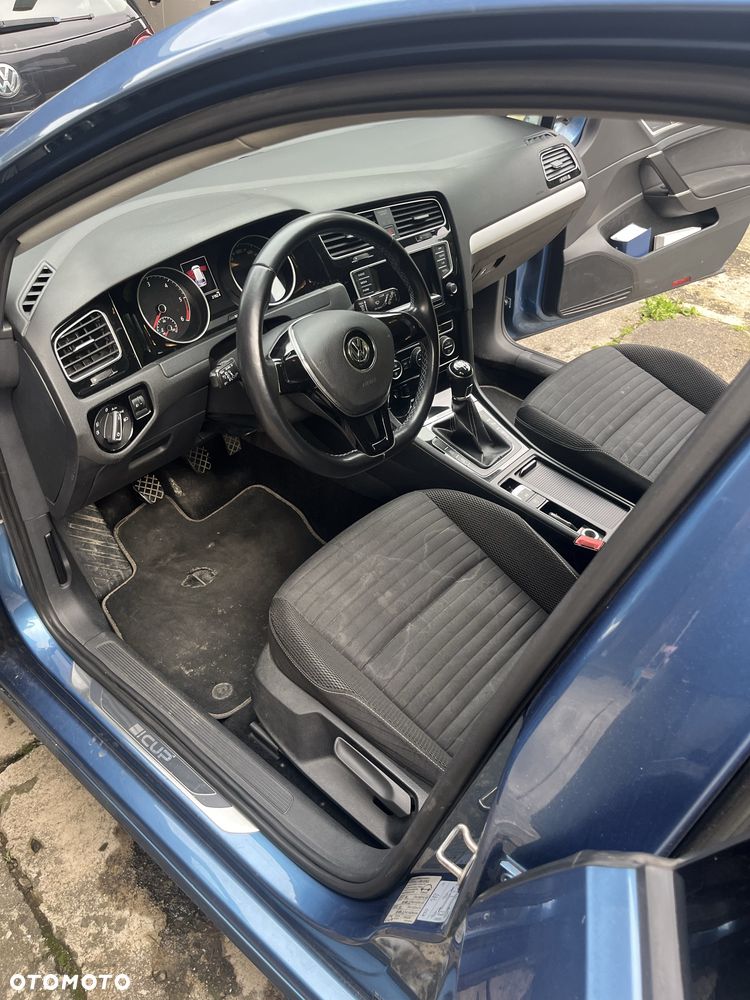 Volkswagen Golf - 4