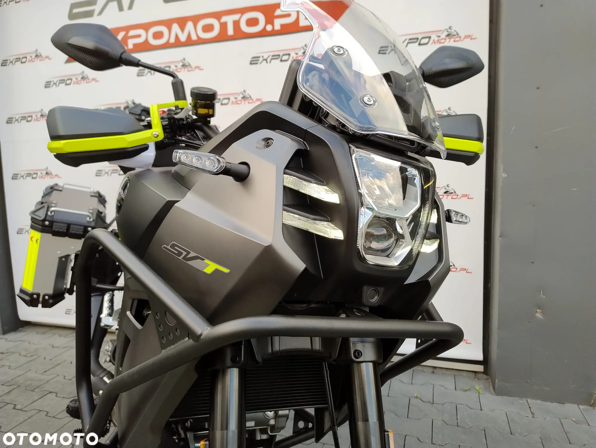 QJMOTOR SVT 650 - 9