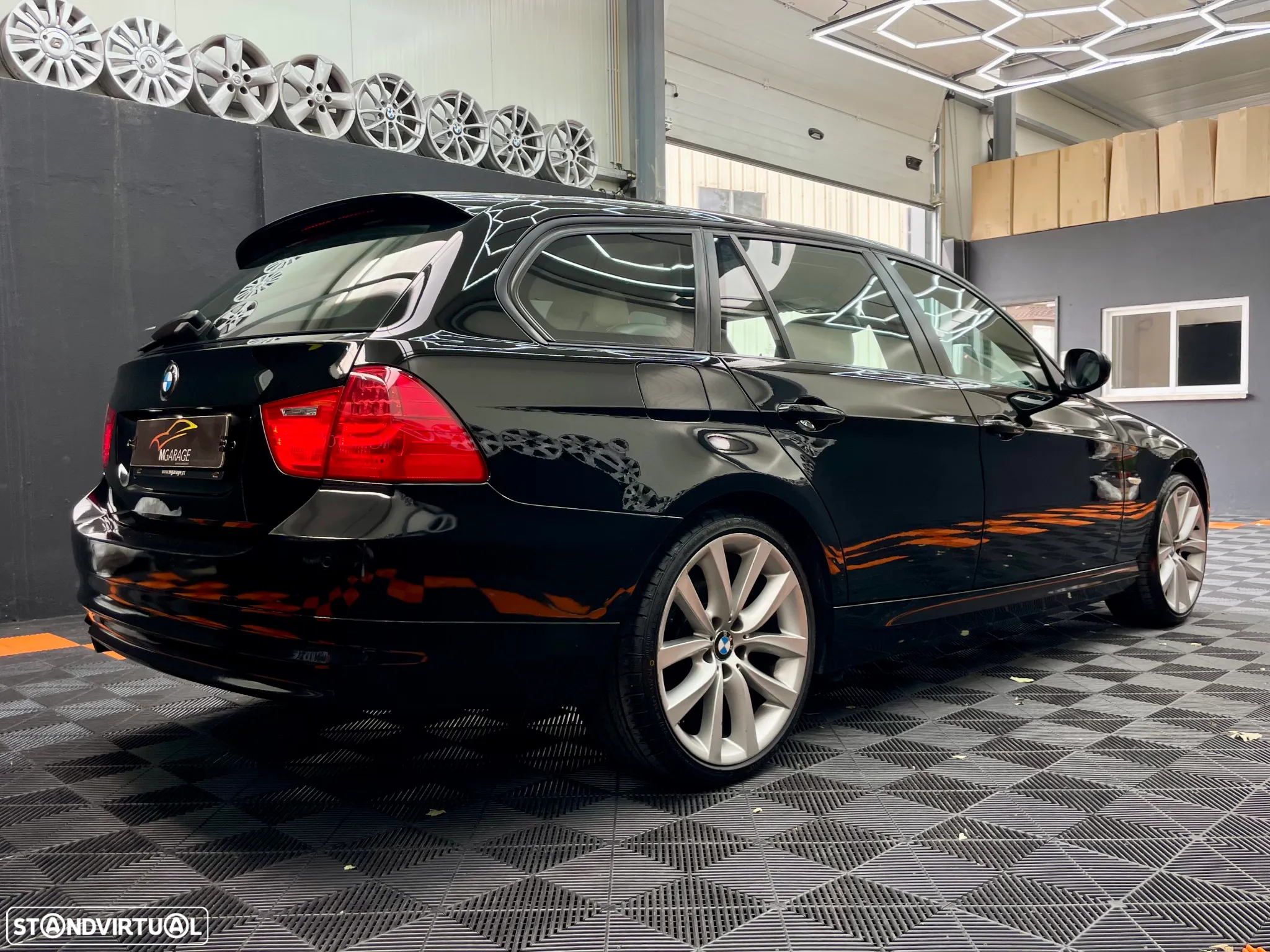 BMW 320 d Touring xDrive Navigation Auto - 3