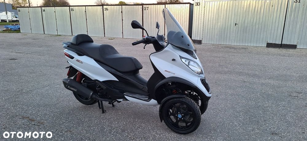 Piaggio MP-3 - 14