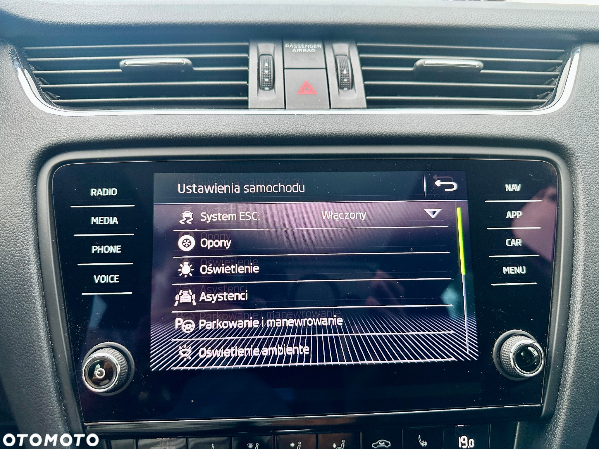 Skoda Octavia Combi 2.0 TDI DSG RS - 34