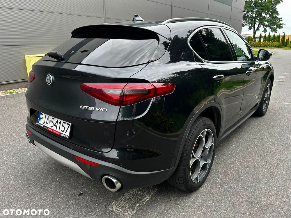 Alfa Romeo Stelvio 2.0 Turbo 16V AT8-Q4 Ti - 11