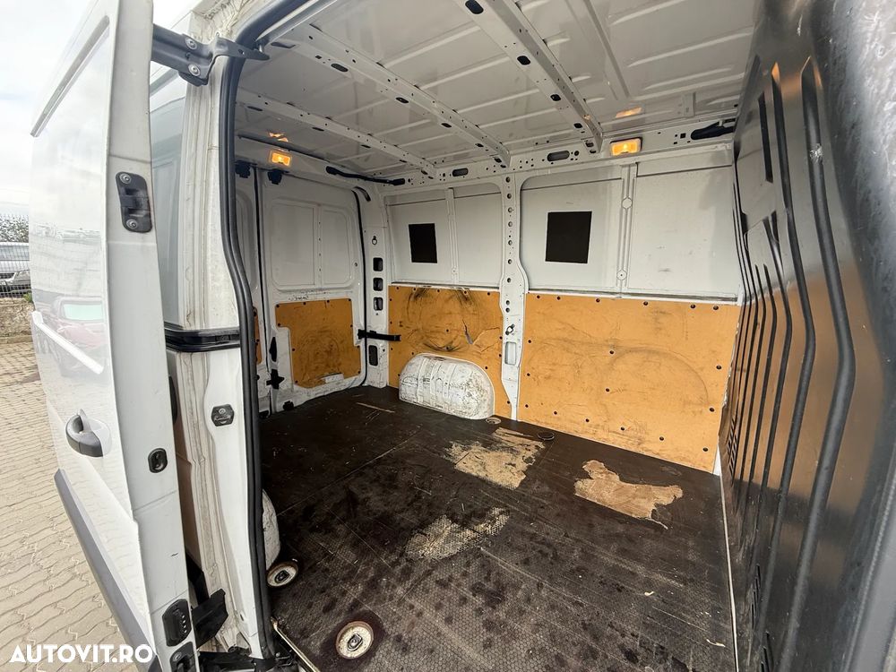 Opel Movano - 11