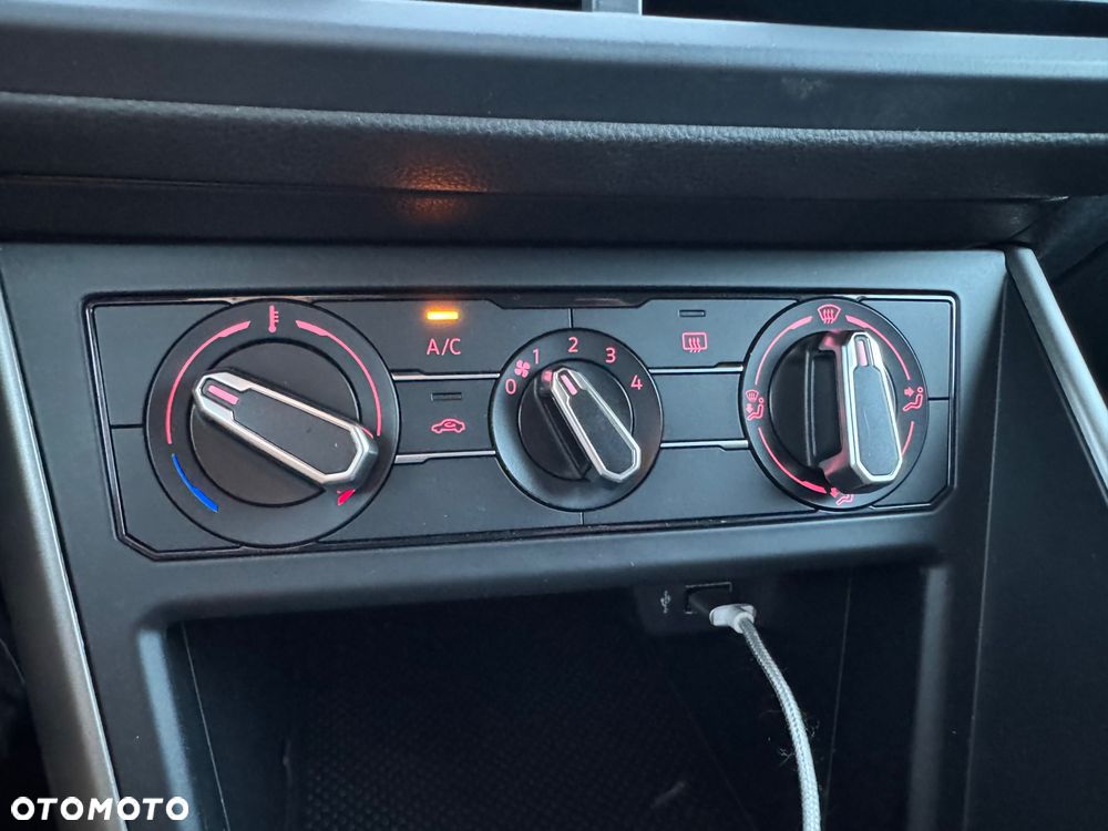 Volkswagen Polo - 17
