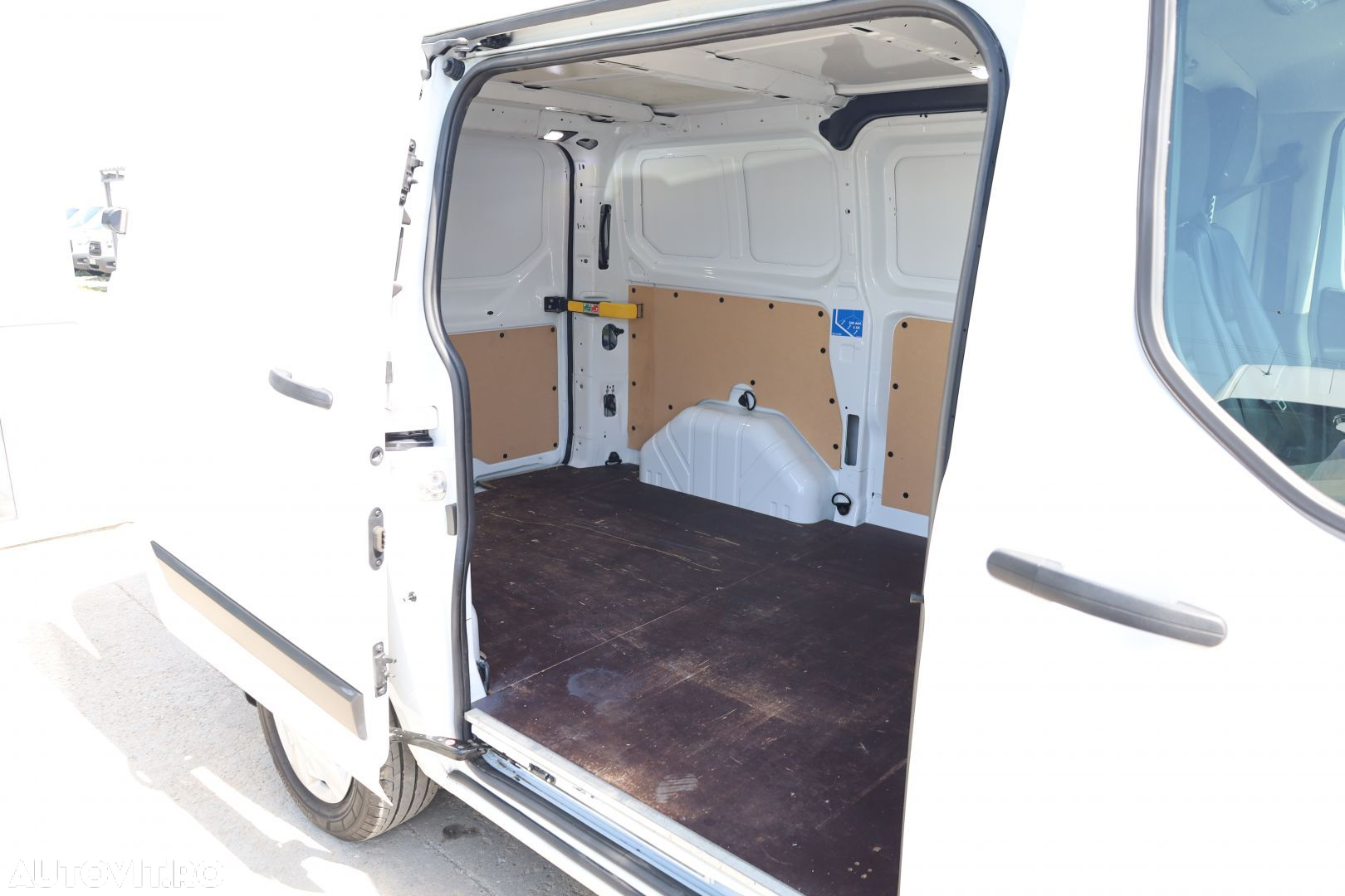 Ford Transit Custom - 11