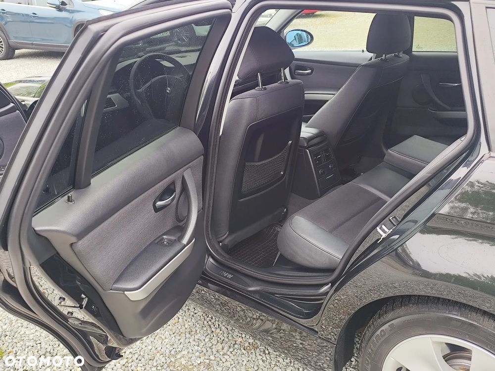 BMW Seria 3 318i - 14