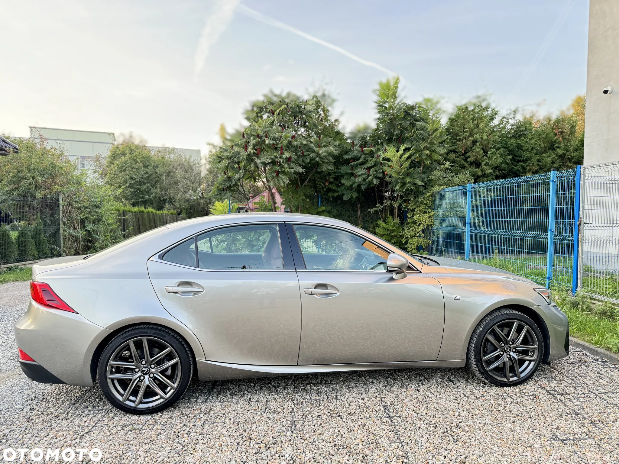 Lexus IS 200t / 300 F Sport - 6