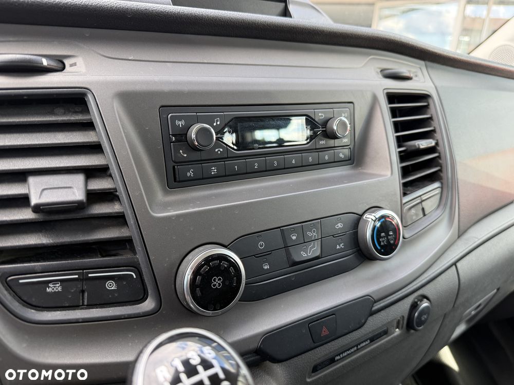 Ford Transit - 28