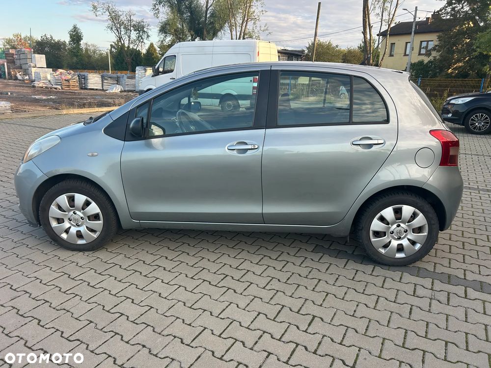Toyota Yaris 1.3 VVT-i Sol - 17