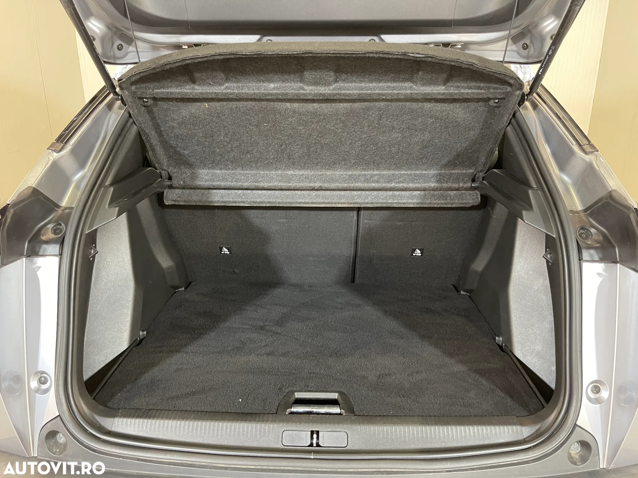 Peugeot 2008 1.2 PureTech EAT8 STT Active Pack - 11