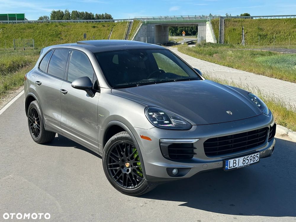 Porsche Cayenne S E-Hybrid - 1