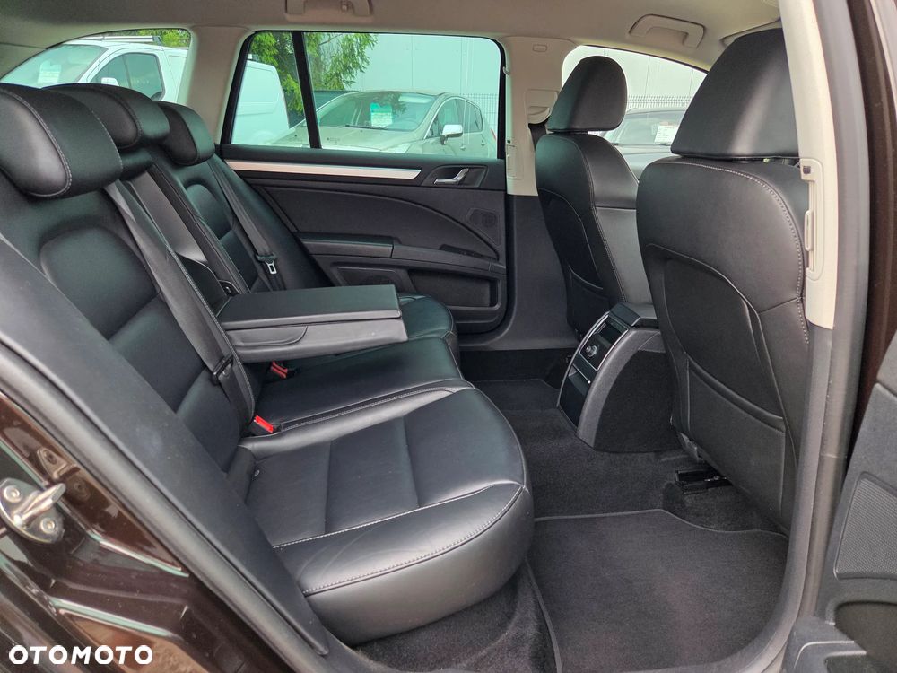 Skoda Superb 2.0 TDI DSG Exclusive - 38