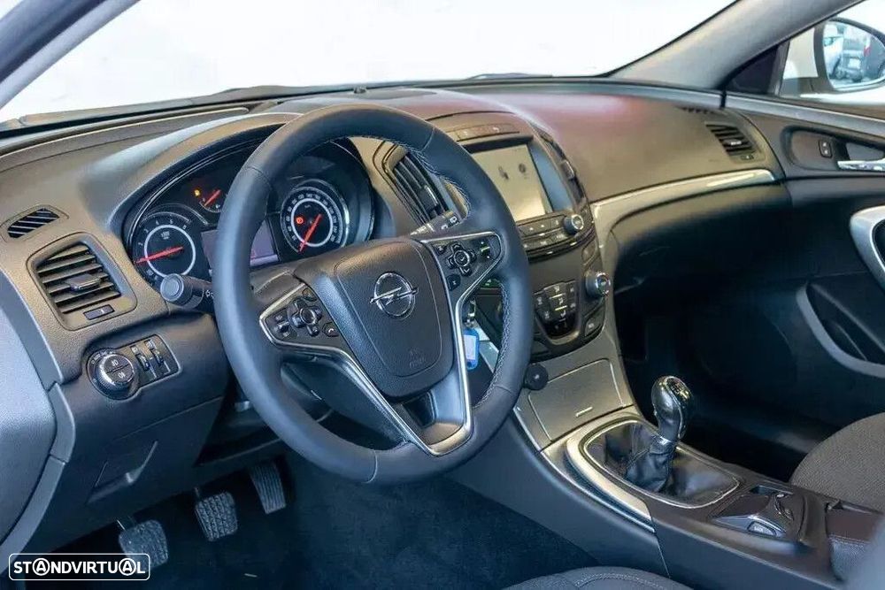 Opel Insignia Sports Tourer - 16