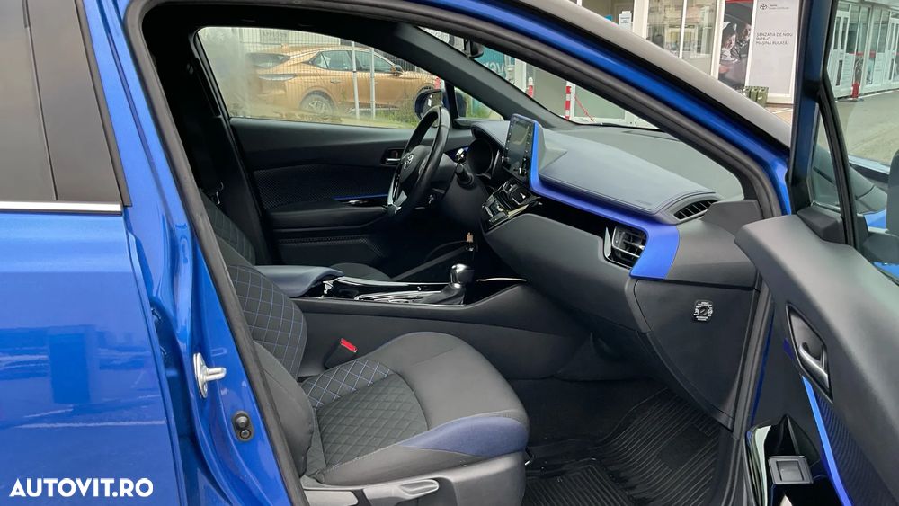 Toyota C-HR 2.0 HSD 184 CP 4x2 CVT C-ult Style bi-tone - 12