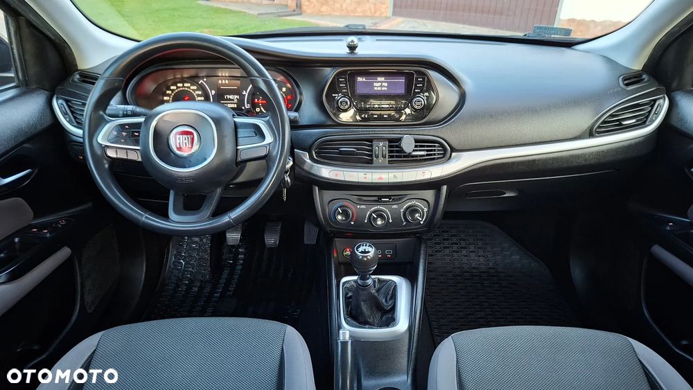Fiat Tipo - 12