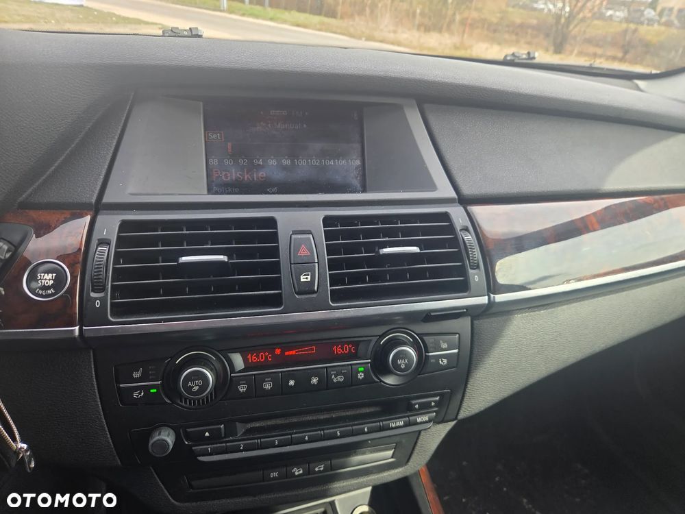 BMW X5 xDrive48i - 26