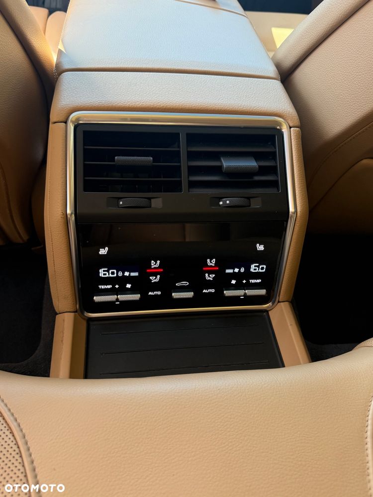 Porsche Panamera 4 - 19