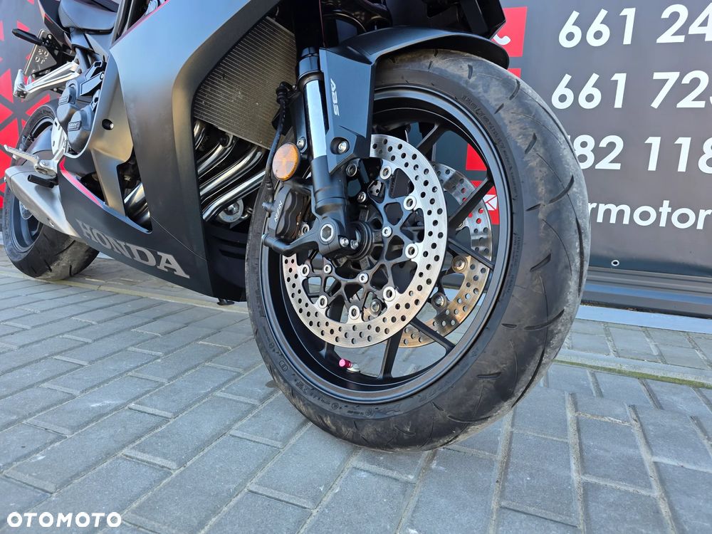 Honda CBR - 24