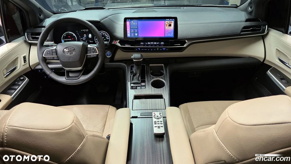 Toyota Sienna - 8