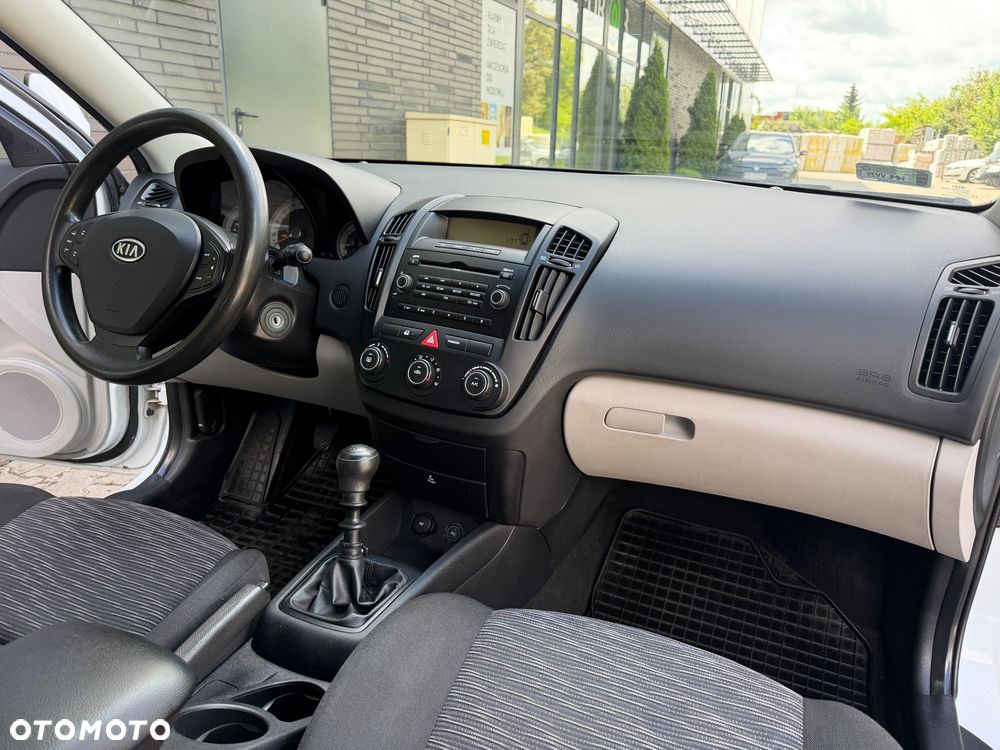 Kia Ceed 1.4 Comfort - 13