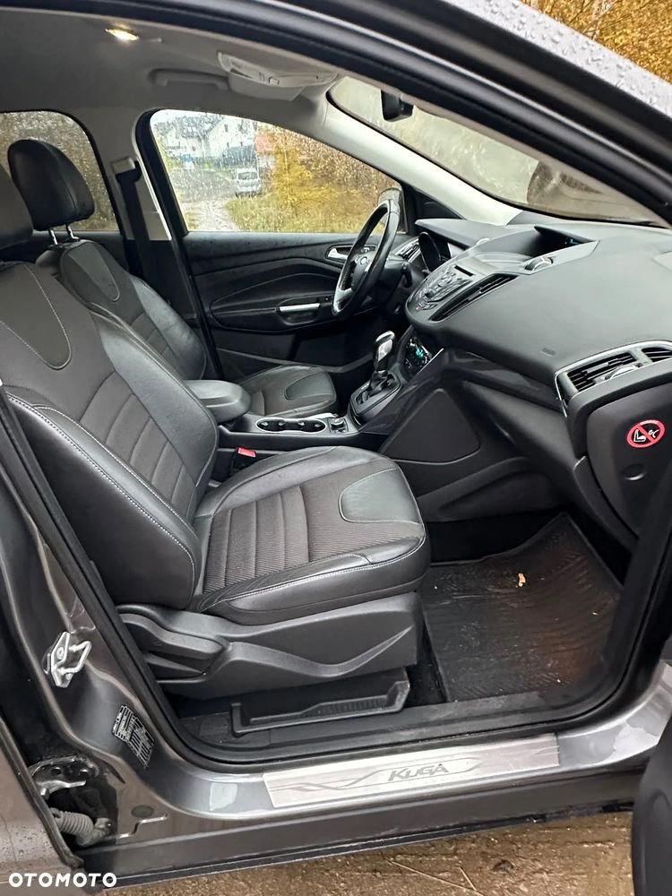 Ford Kuga 2.0 TDCi 4x4 Titanium - 32