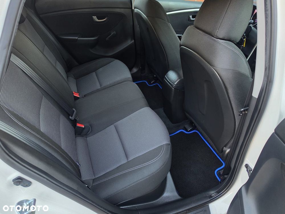 Hyundai i30 1.6 Fifa World Cup Edition - 32