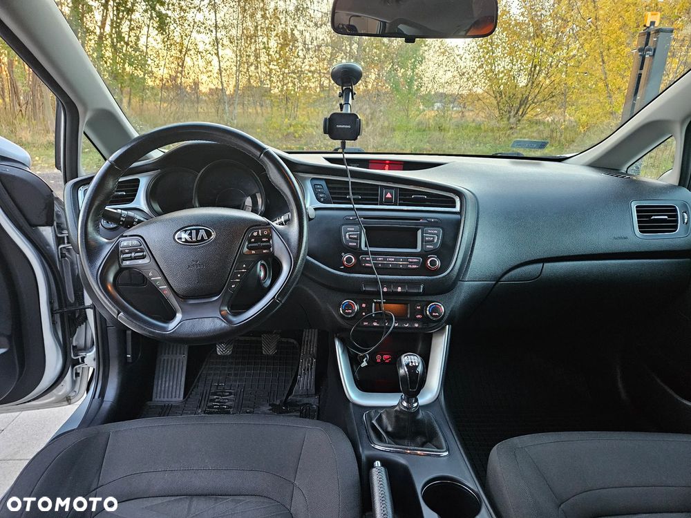 Kia Ceed - 10