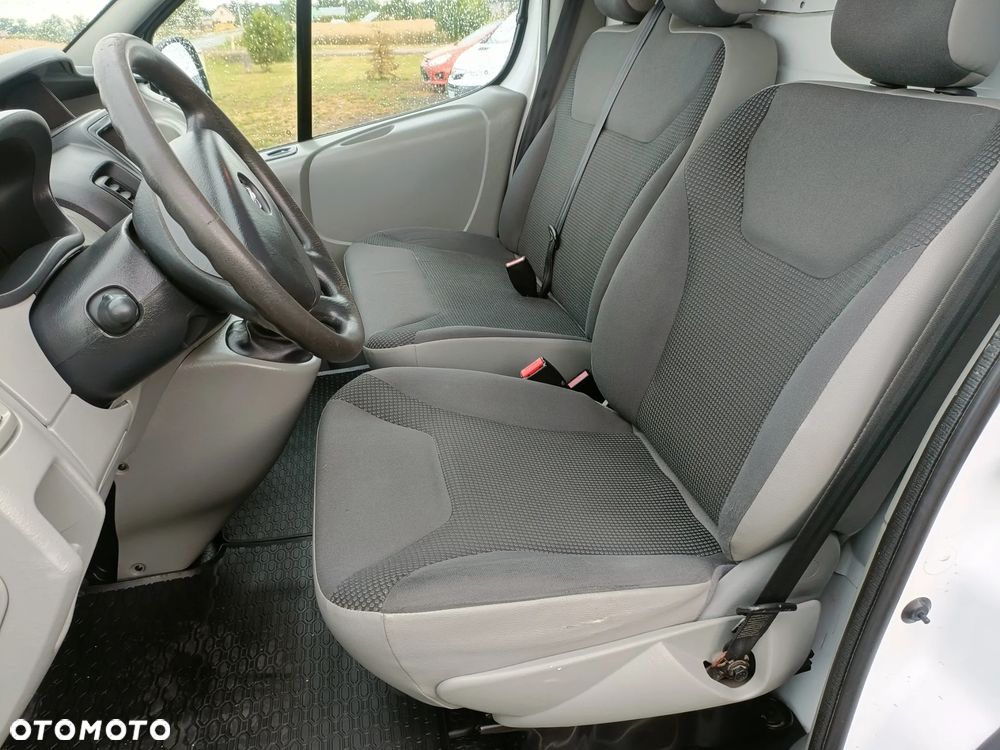Opel Vivaro - 11