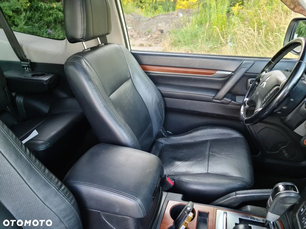 Mitsubishi Pajero - 7