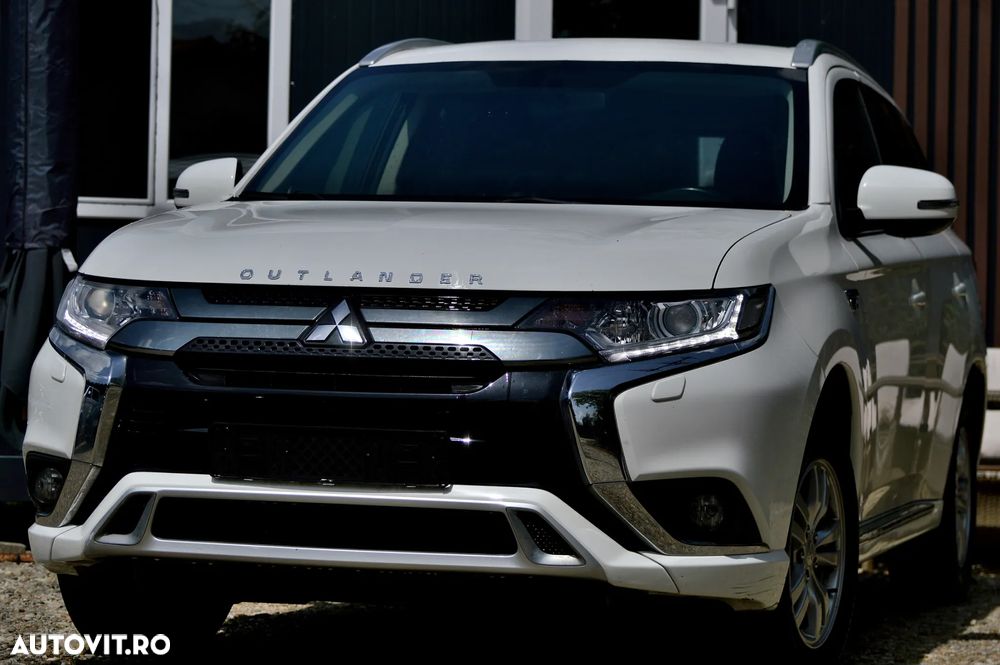 Mitsubishi Outlander 2.4 4WD - 12