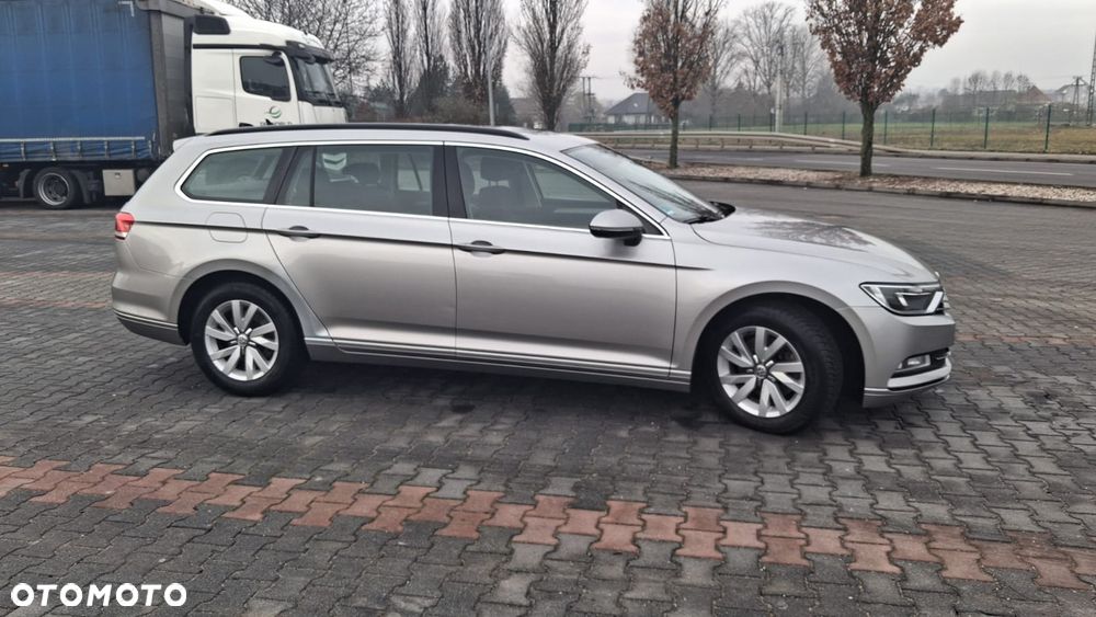 Volkswagen Passat 1.6 TDI (BlueMotion Technology) Comfortline - 4