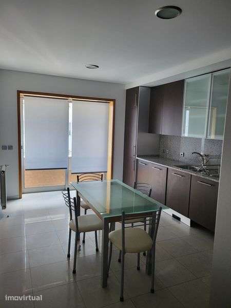 Alugo apartamento T2 mobilado - Grande imagem: 3/8