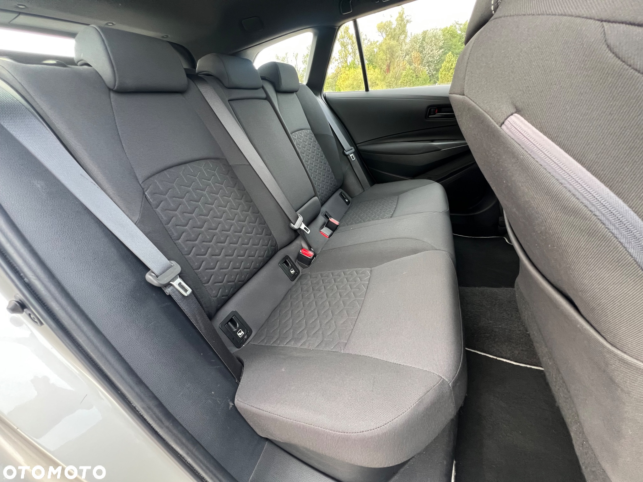 Toyota Corolla 1.8 Hybrid - 31