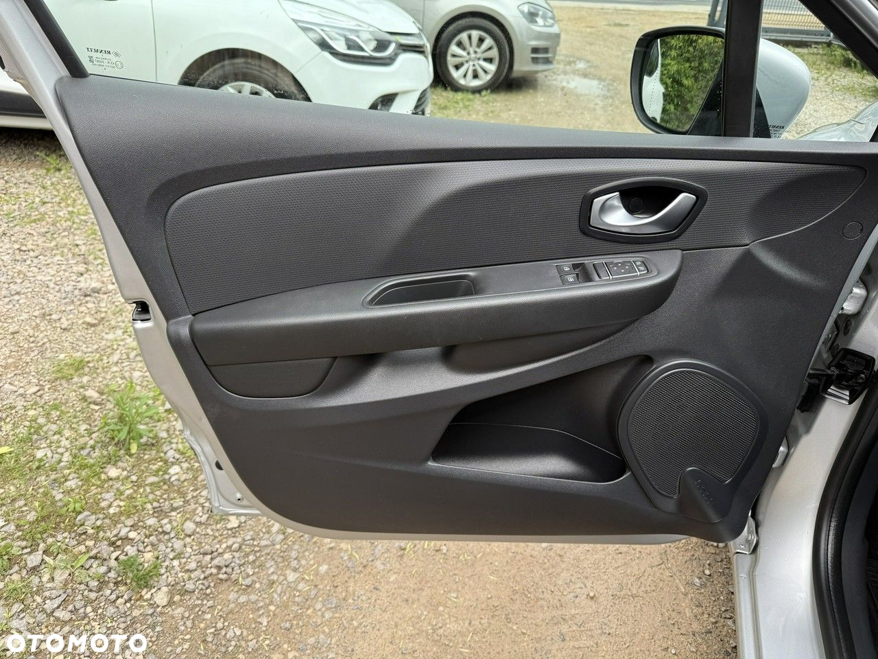 Renault Clio - 11
