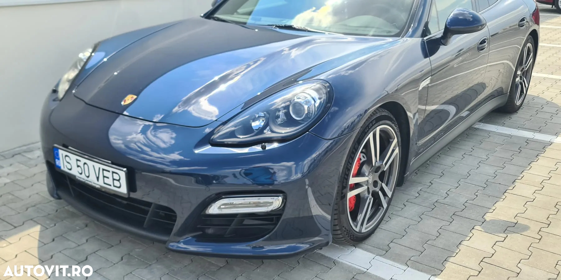 Porsche Panamera GTS PDK - 9