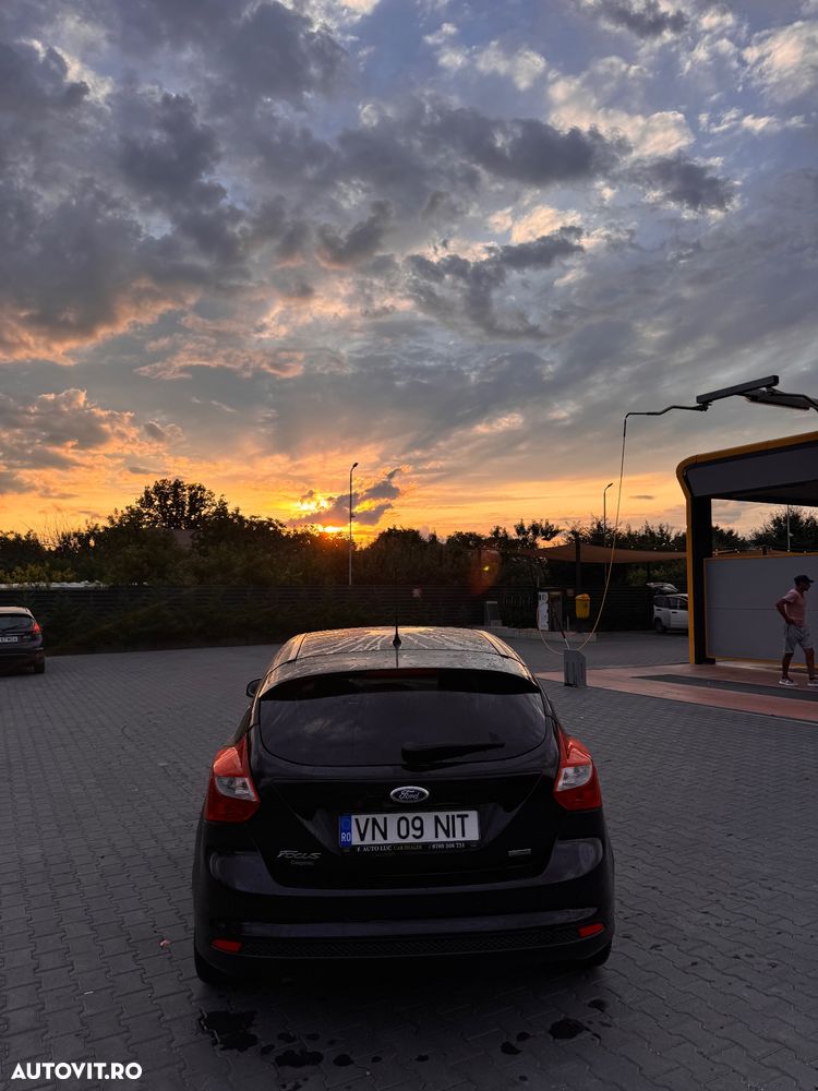 Ford Focus 1.6 TDCI DPF Titanium - 11