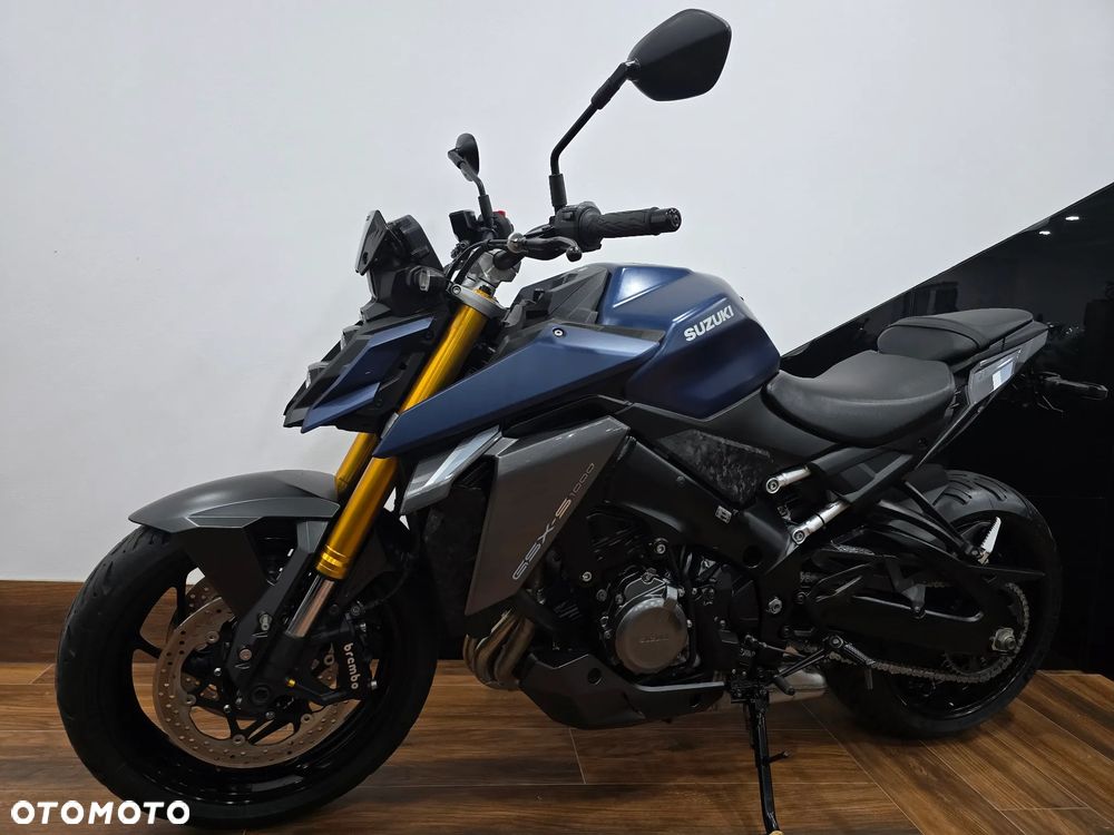 Suzuki GSX - 7