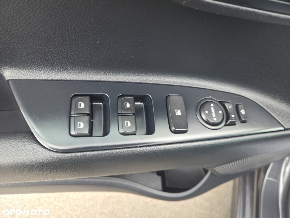 Kia Rio 1.4 L - 17