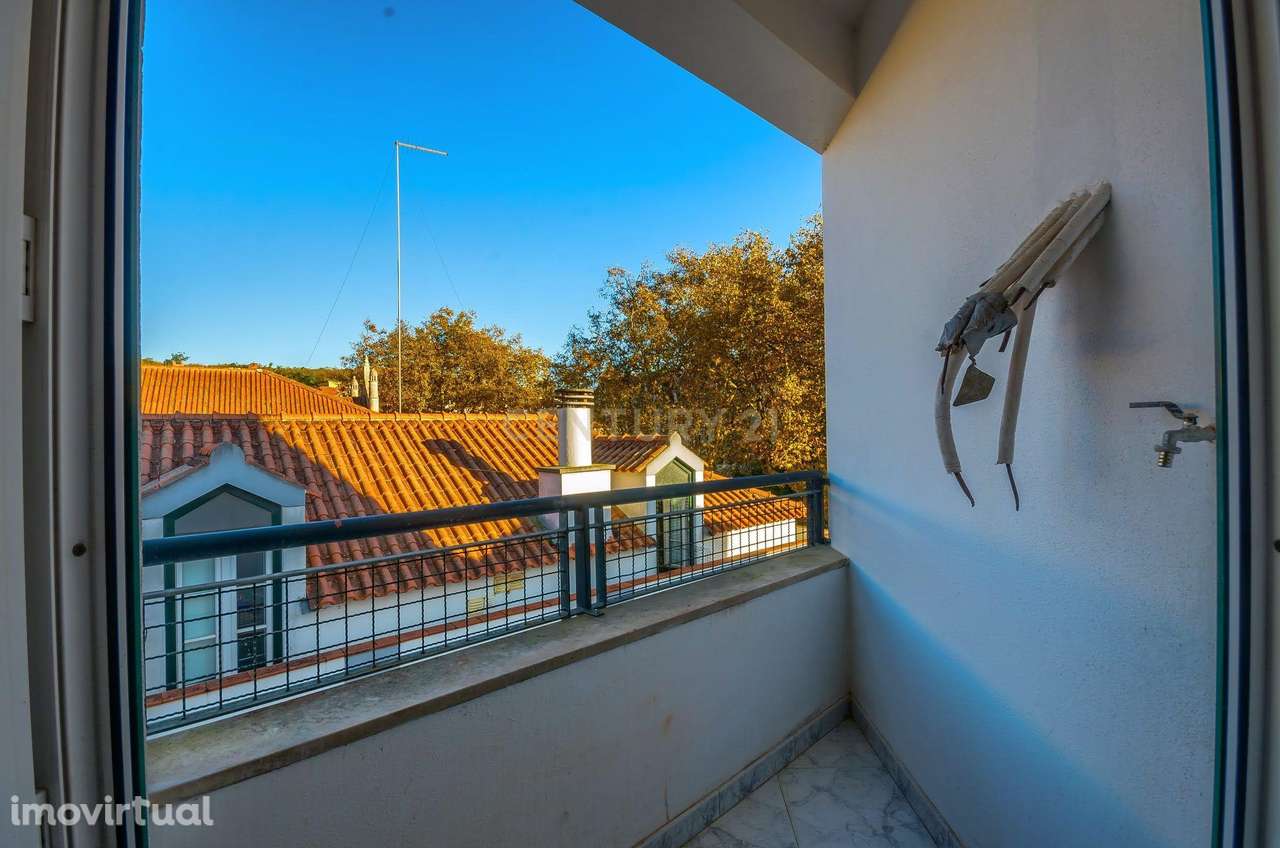 Apartamento T3 com parqueamento frente ao Parque D. Carlos I - Grande imagem: 5/19