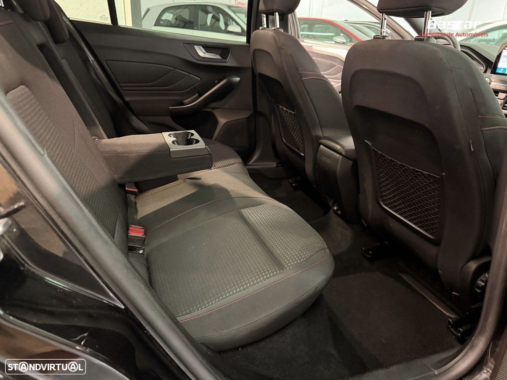 Ford Focus 1.0 EcoBoost MHEV ST-Line - 14