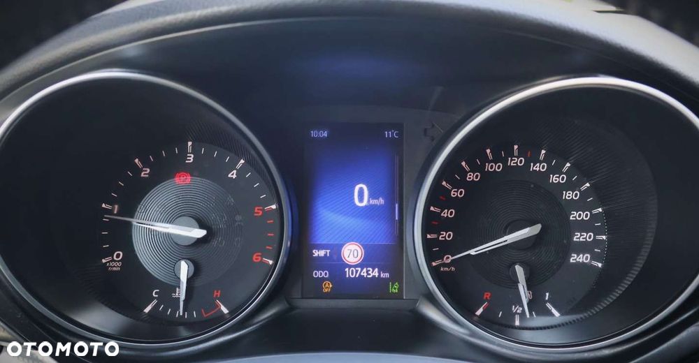 Toyota Avensis - 24