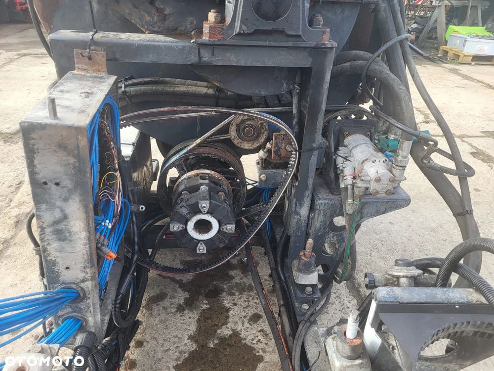 Wentylator z zamiatarki, rozdzielacz, pompy hydrauliczne - 4