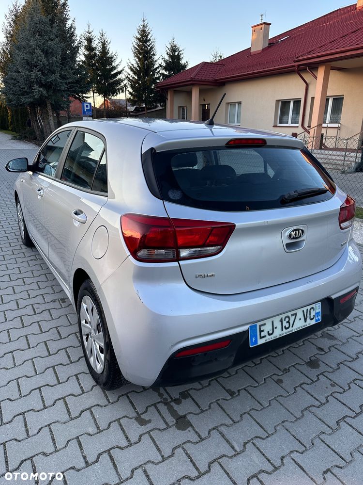 Kia Rio - 6