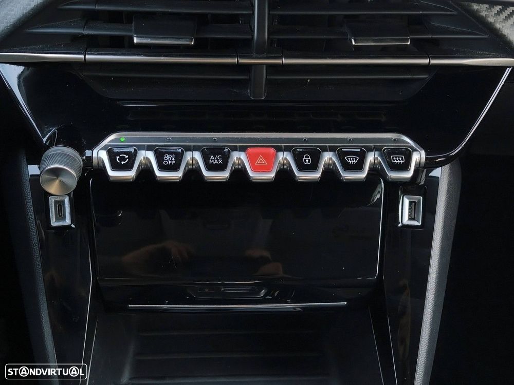 Peugeot 208 PureTech 100 EAT8 Allure - 26